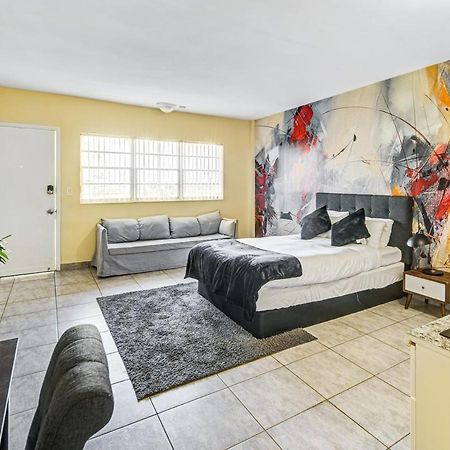 Private Hallandale Beach Studio Wbath Walking Distance To The Beach Pool Free Parking Exterior foto